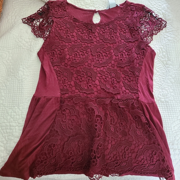 H&M maroon crochet top - Picture 1 of 3
